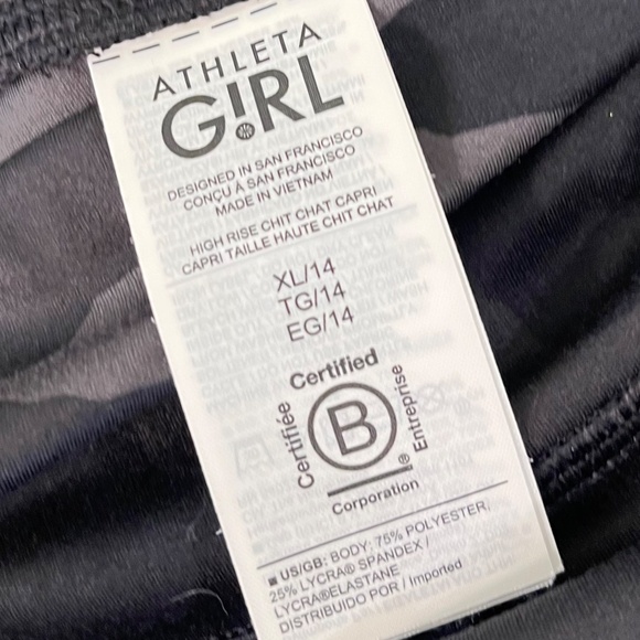 Athlete Girl "Leggings/tights in Chit Chat Capri camo black" NWOT - Picture 6 of 6